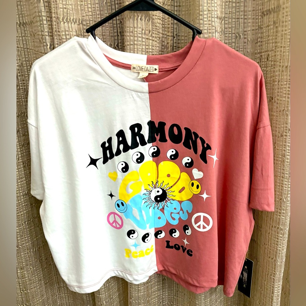 NEW Love Dazed "Harmony - Peace & Love" Cropped T-Shirt Size Medium Cotton/Poly.